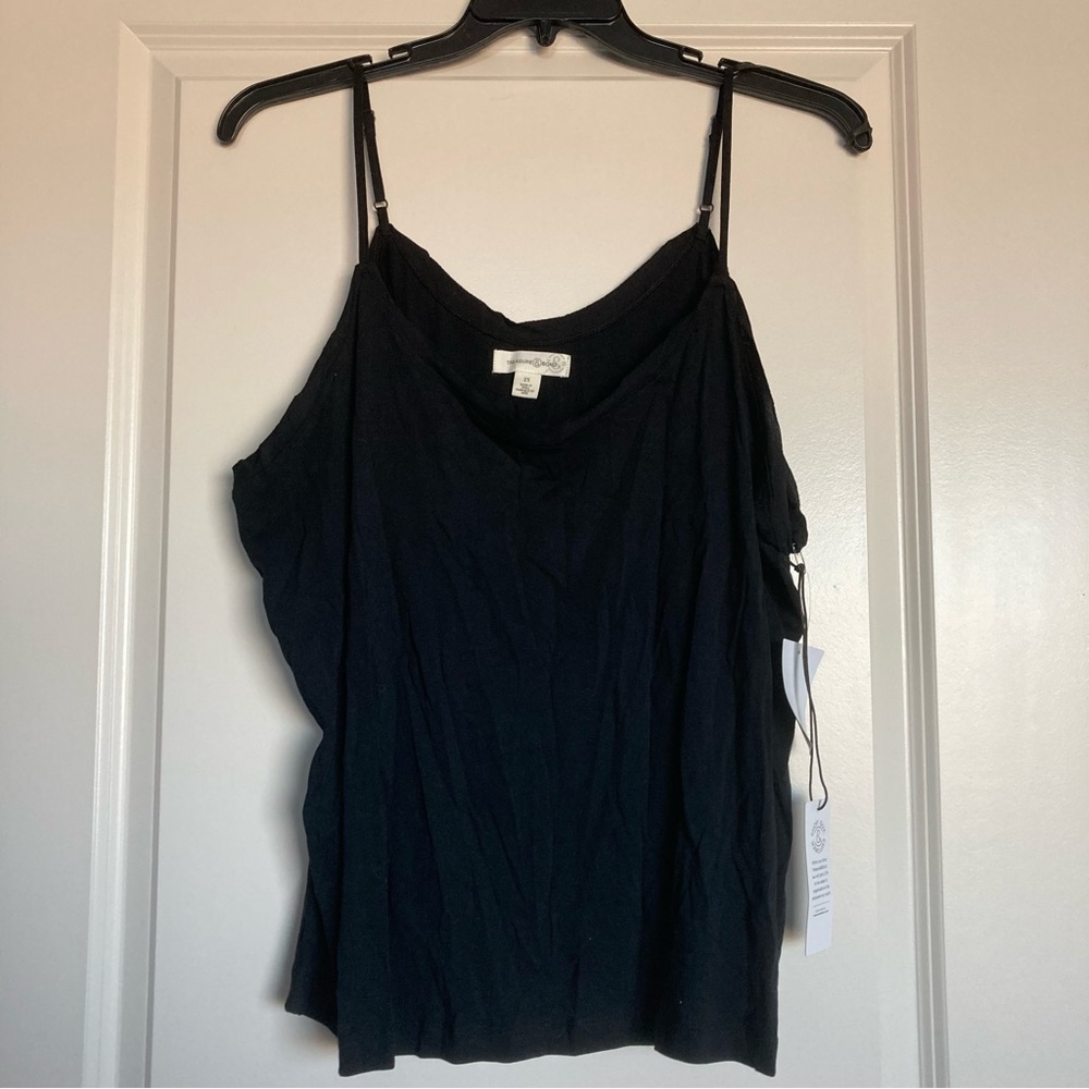 New black tank top